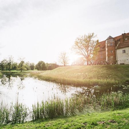 Hotel Schloss & Gut Ulrichshusen Экстерьер фото