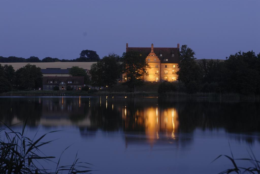 Hotel Schloss & Gut Ulrichshusen Экстерьер фото