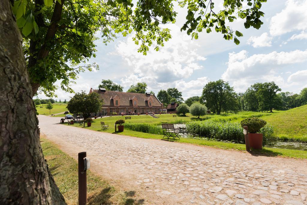 Hotel Schloss & Gut Ulrichshusen Экстерьер фото